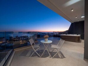 Beach/ocean view - Horizon Two Bedroom Penthouse Hot tub (Becici)