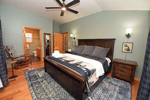 3 bedrooms, iron/ironing board, WiFi, bed sheets - Hayden’s Hideaway - View, hot tub, game room, fun! (Blairsville)