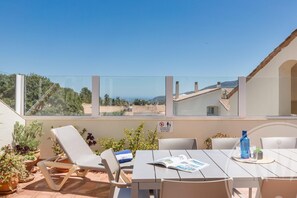 Outdoor dining - La Manga Club Bellaluz Apartment 603 (Atamaría)