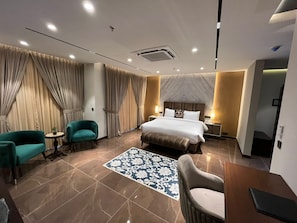 In-room safe, iron/ironing board, free WiFi, bed sheets