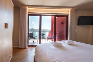 高级套房 | 遮光窗帘、熨斗/熨板、免费 WiFi