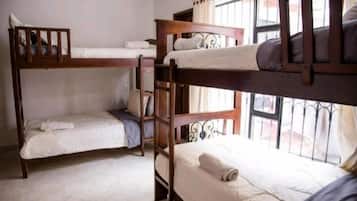 Dormitorio compartido básico, dormitorio mixto | Wifi gratis