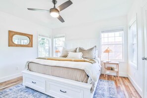2 bedrooms, iron/ironing board, WiFi, bed sheets - Tranquil Terrace - 2BR 2BA - Walk to Tech (Lubbock)