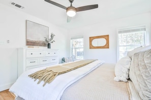 2 bedrooms, iron/ironing board, WiFi, bed sheets - Tranquil Terrace - 2BR 2BA - Walk to Tech (Lubbock)