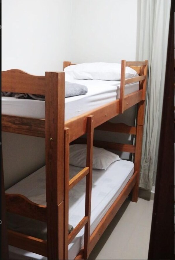 Basic-Doppel- oder -Zweibettzimmer | Kostenloses WLAN, Bettwäsche