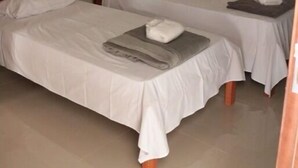 Basic Double or Twin Room | WiFi (free), bed sheets - CRYPTOS HOTEL (Varzea Grande)