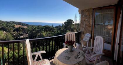 Ferienwohnung 'Corinna' mit Meerblick, privater Terrasse und WLAN