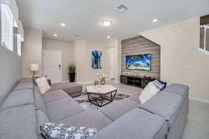 TV, ping pong - 5 En-Suites | Close to Disney! (Davenport)