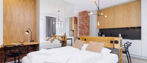 Een strijkplank/strijkijzer, wifi, beddengoed