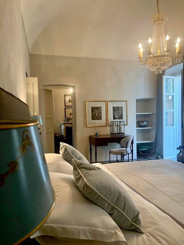 1 bedroom, iron/ironing board, WiFi, bed sheets - Vittorio Emanuele (alba)