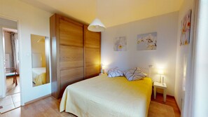 3 bedrooms, iron/ironing board, free WiFi