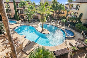 Pool - ~ New ~ 4Br/3.5Ba ~ Luxury Home ~ 5 Minute Walk to beach (Miramar Beach)