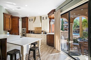 Fridge, microwave, oven, stovetop - ~ New ~ 4Br/3.5Ba ~ Luxury Home ~ 5 Minute Walk to beach (Miramar Beach)