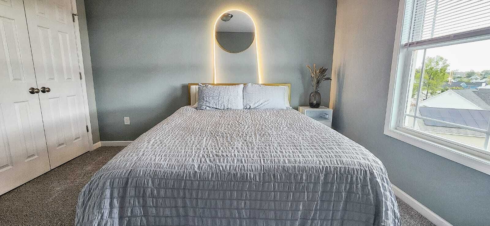 5 chambres, fer et planche à repasser, Wi-Fi, draps fournis