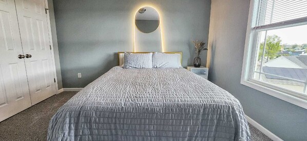 5 habitaciones, tabla de planchar con plancha, wifi y ropa de cama 