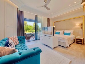 Premium bedding, desk, laptop workspace, free WiFi - Apartments Perla Budva (Budva)