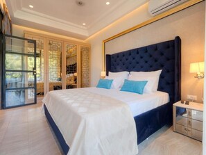 Sängtillbehör av högsta kvalitet, skrivbord och arbetsyta för laptop