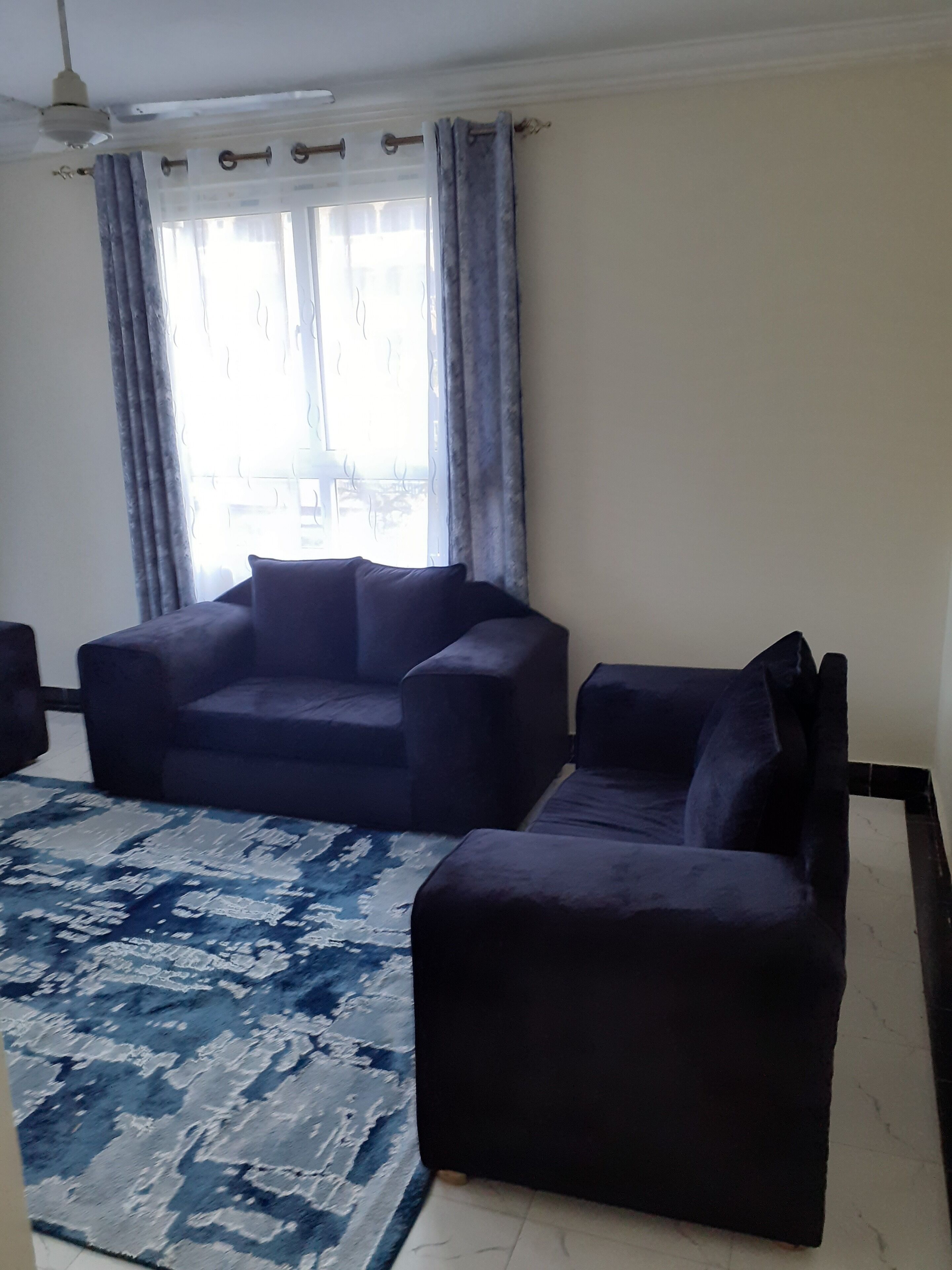 Una Smart TV, una chimenea