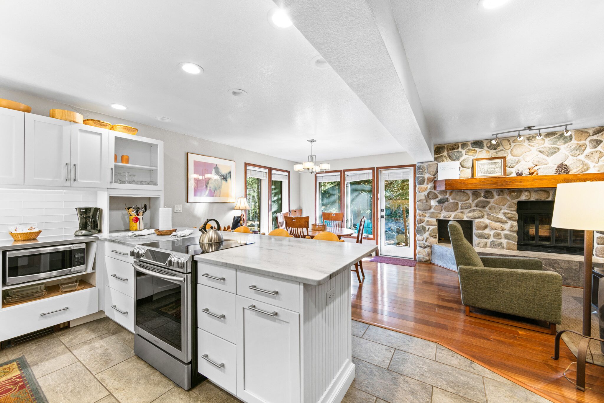 Updated Frisco Condo w/ Private Balcony, Wood Fireplace, and River Views