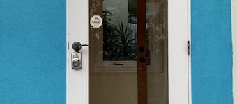 Guest House in La Jolla Walk to Beach!