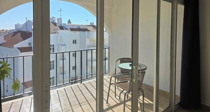 Espaçoso Apartamento Central 6 Minutos a pé da Praia