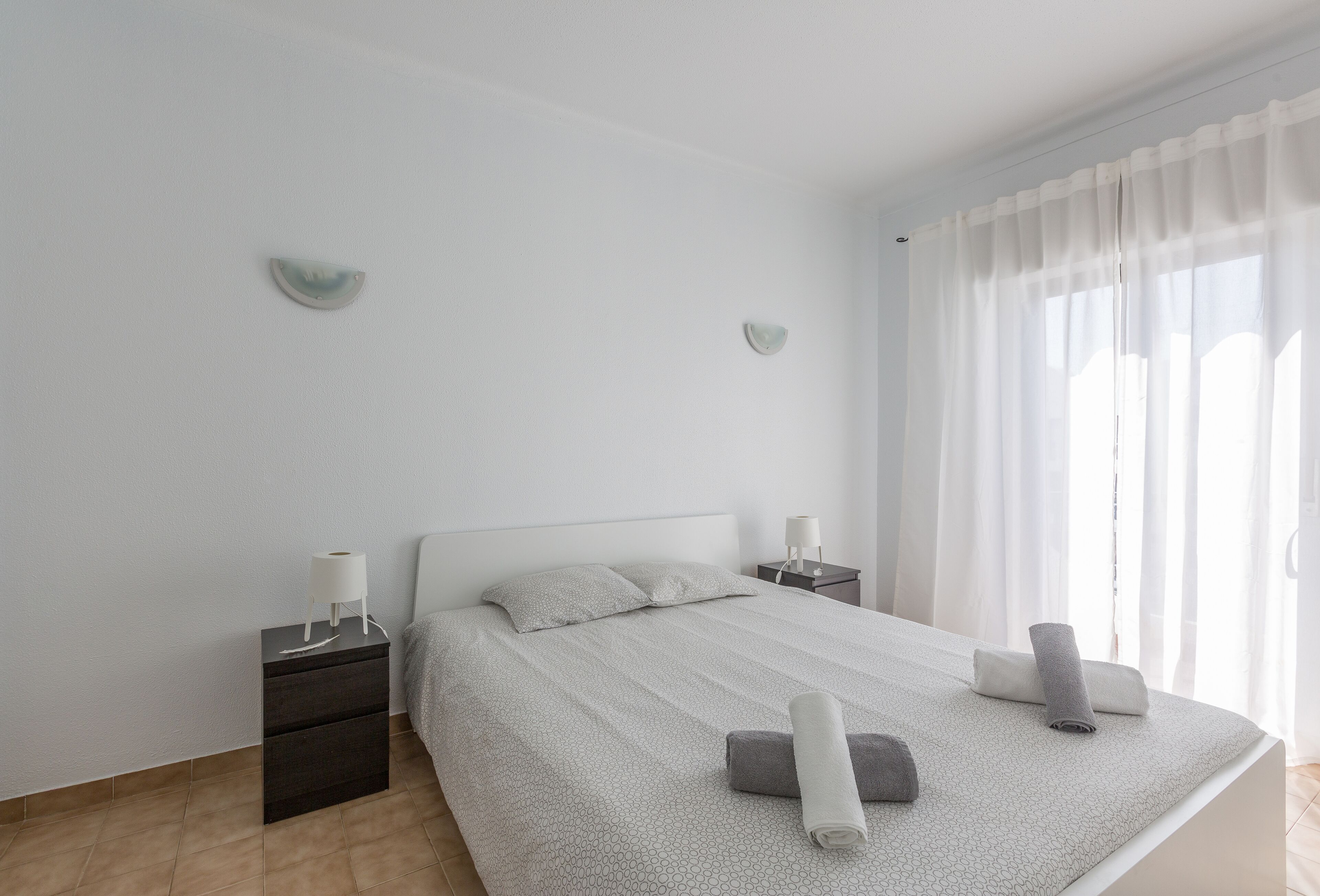 1 chambre, bureau, fer et planche à repasser, Wi-Fi gratuit