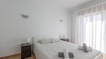 1 chambre, bureau, fer et planche à repasser, Wi-Fi gratuit