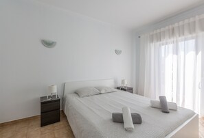 1 bedroom, desk, iron/ironing board, free WiFi