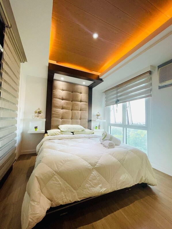 1 bedroom, free WiFi, bed sheets - Seme 1br at abreezaplace towers ! With WIFI with partition (Davao City)