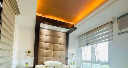 Seme 1br at abreezaplace towers ! With WIFI with partition