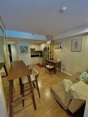 Interior - Seme 1br  at abreezaplace towers ! With WIFI   with partition (Davao City)