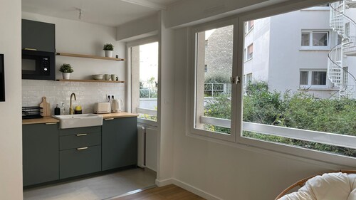 Appartement Parisien Chaleureux Près de Montmartre