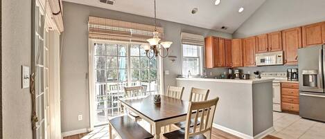 تناول الطعام