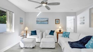 Unclassified image, 4 of 32, button - Bungalow Close to Naples Beaches (Naples)