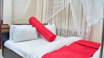 Deluxe Double Room, 1 Queen Bed, Non Smoking, Courtyard View | Desk, laptop workspace, iron/ironing board, free WiFi