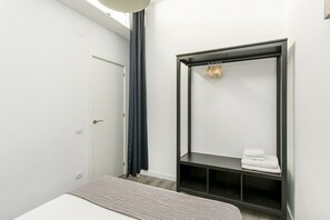 2 slaapkamers, een strijkplank/strijkijzer, reisbedje, gratis wifi