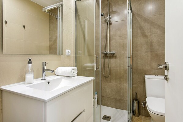 Hair dryer, towels