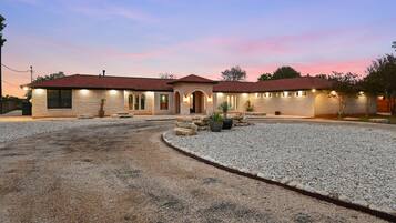 Nhà, 5 phòng ngủ | Khuôn viên nơi lưu trú