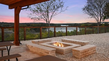 Nhà, 5 phòng ngủ | Hiên