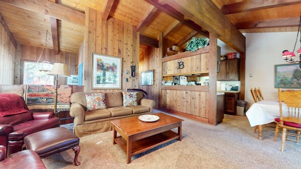 Condo, 2 Bedrooms | Living area | Smart TV, streaming services - Villa De Los Pinos #40 2 Bedroom Condo by RedAwning (Mammoth Lakes)