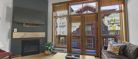 Condo, 2 Bedrooms | Living area