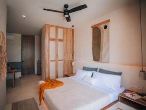 Desk, free WiFi, bed sheets