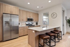 Cozinha privada | Geladeira, fogão, cafeteira/chaleira, torradeira