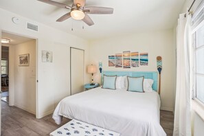6 bedrooms, iron/ironing board, free WiFi, bed sheets - Beach Quarters - ALL (Gulfport)