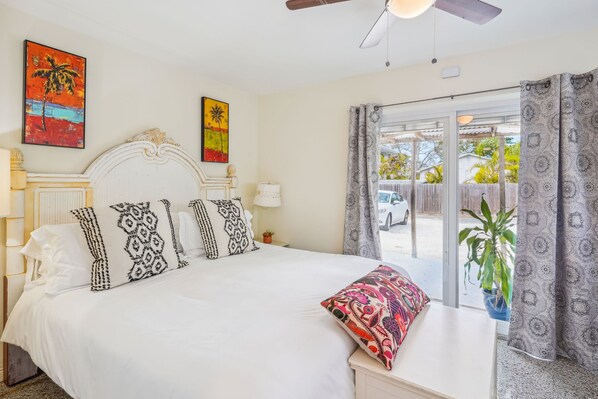 6 bedrooms, iron/ironing board, free WiFi, bed sheets - Beach Quarters - ALL (Gulfport)