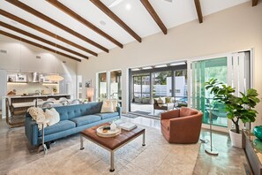 TV, DVD player, books, video library - Seagrove- 4 BR, Private Heated Salt Water Pool, Beach Access, Golf Cart and Bikes (Santa Rosa Beach)