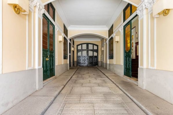 Interior - Exceptional Classical Apartment with Royal Palace Views (Madrid)