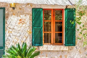 Exterior detail - Finca Martorell - Three Bedroom Villa, Sleeps 6 (Pollença)