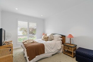 3 bedrooms, WiFi - 48 Hero Ave Middleton - Wi-Fi Included (Middleton)