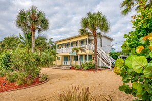 Exterior - Private Heated Pool & Game Room & Steps from the Beach (Cape Canaveral)